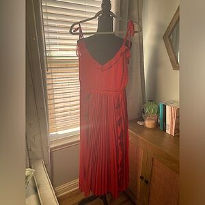 LULUS SIZE M CHERRY RED PLEATED MIDI DRESS